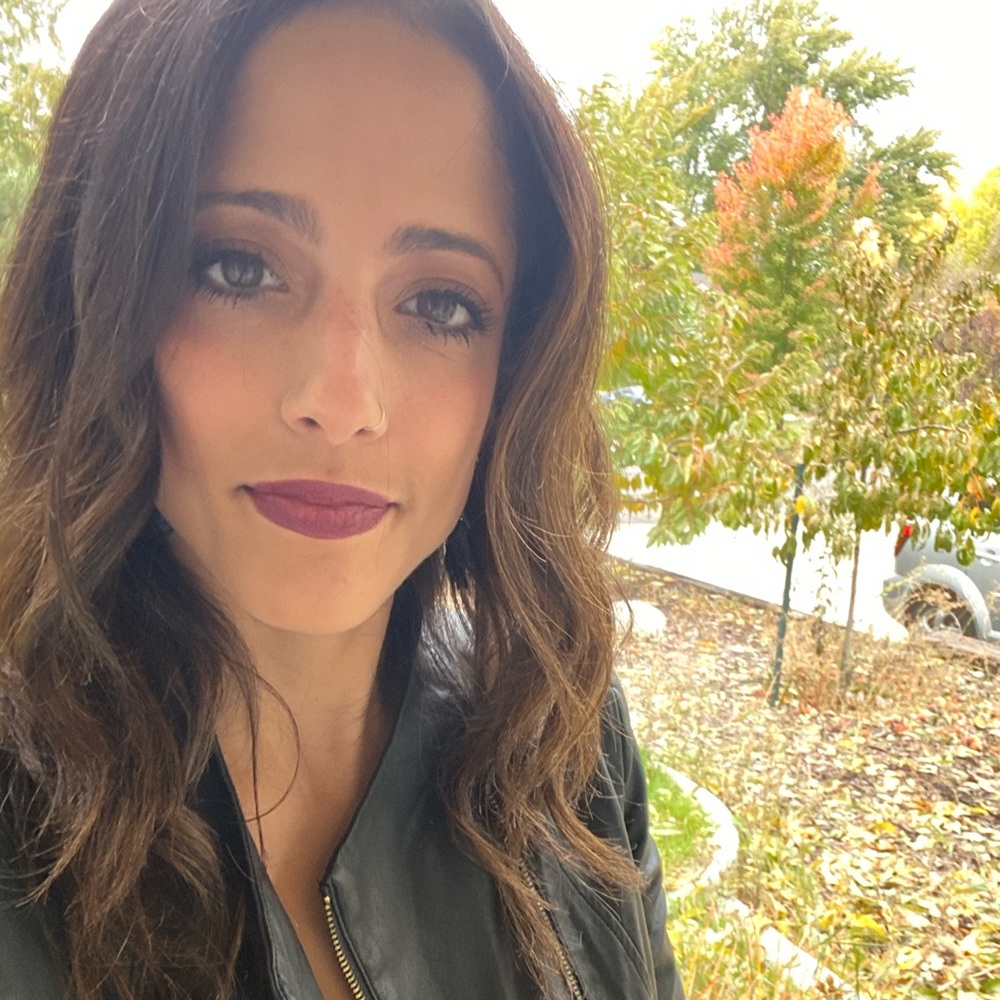 Meet your Posher, Sahar